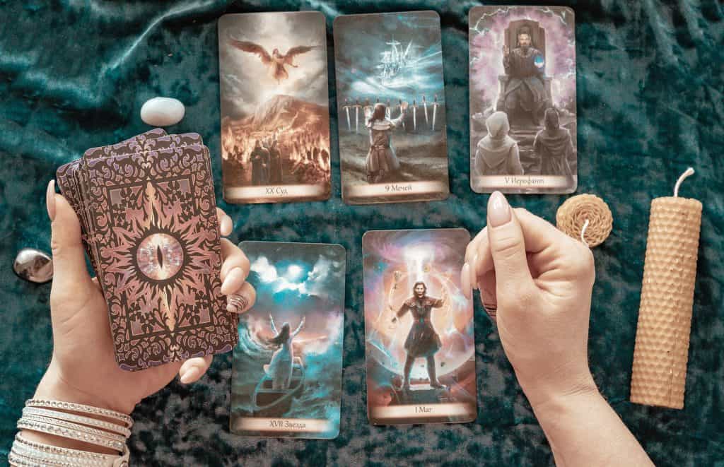 Tarot čitanje - uživo od 0-24 sata Tarot čitanje - uživo od 0-24 sata